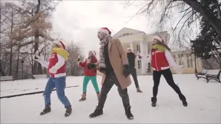 Новогодний танец "Праздник к нам приходит" (New year's dance " Holiday comes to us")