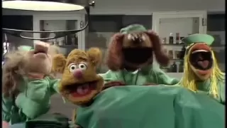 The Muppet Show: Veterinarian's Hospital Debut - Fozzie Bear