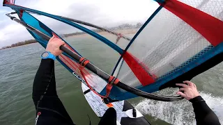 Windsurf - Some wind, friends and jibes