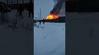 пожар в деревне,сгорел дом