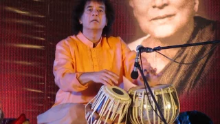 Ustad Zakir Hussain Tabla Solo in Pune : Part 1