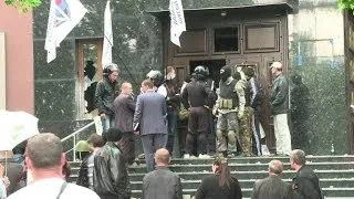 Donetsk prosecutor's office seized by pro-Russian crowd