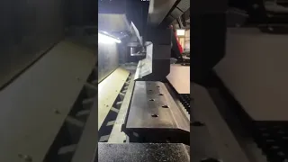 Full automatic sheet metal bending machine | Máquina de flexión totalmente automática