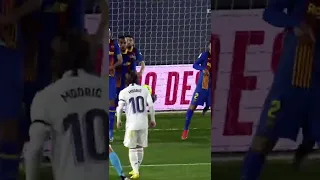 Toni Kroos Free Kick Versus Barcelona 😱😱