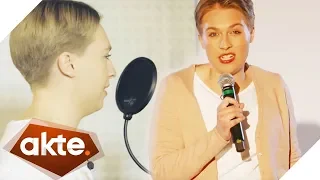 Musik als Medizin für Tourette? Michelle nimmt ihre erste Single auf! | Akte | SAT.1 TV