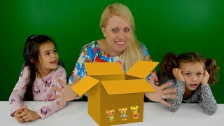 Melody, Vanessa och Chanell  spelar Vad är i lådan | Whats in the BOX?