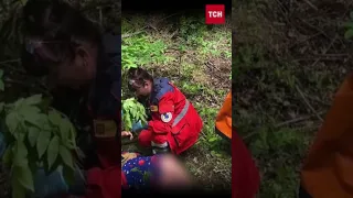 Шукала гриби - і ВПАЛА В ЯР! Жінка три доби просиділа в лісі без води і їжі