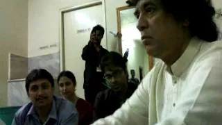 Ustad Zakir Hussain Practicing at Green room Kolkata concert