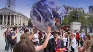 The Long Earth by Terry Pratchett & Stephen Baxter launches in Trafalgar Square - Part One