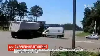 Медики боряться за життя фельдшера та водія швидкої, які потрапили у ДТП на Волині