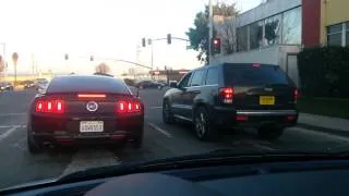 Ford Mustang 5.0 vs SRT8 Jeep