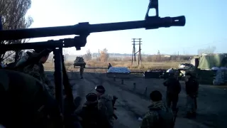 Беха (БМП-1) під'їжджає до блокпоста біля Кримського.