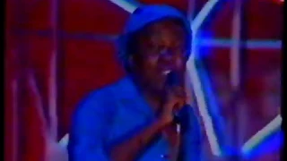 Milton Nascimento no Globo de Ouro 1983. "Certas Canções".