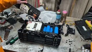 DJI Power 1000 - taken apart and a look inside