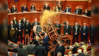 PËRLESHJE dhe SHARJE në PARLAMENT/ PD-PS ngrejë në këmbë vendin | Breaking