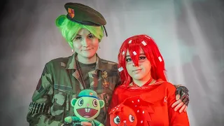 Fliqpy and Flaky cosplayers ✨ Stage performance