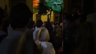 Activista sabotea una procesión en Sevilla