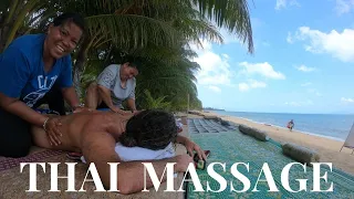 MASSAGEM TAILANDESA na PRAIA - Vida DURA - KOH SAMUI - THAI MASSAGE on the beach - THAILAND  FEV2019