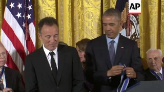 De Niro, Redford Among Those Honored by Obama