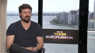 Karl Urban Talks About His Rivalry with Chris Hemsworth