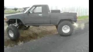 The Toyota self-crawling the ditch