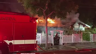 3 hospitalized after Alameda  house fire