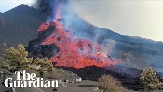 Giant boulders float down rivers of lava from La Palma volcano eruption