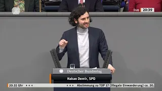 Bundestag debattiert Forderung nach Asylzentren außerhalb der EU