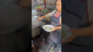 My morning routine in Luang Prabang, Laos 🇱🇦my favoriteLaos pho#shorts #streetfood #laosfood #pho