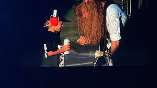 Dave Mustaine Brings a Young Fan on Stage! 🤘❤️ Irvine, CA 8.24.22