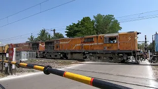 Level CROSSING Trains | Loud HONKING at Level Crossing | Indian Railways