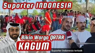 Suporter Indonesia Sholat Berjama'ah di Luar Stadion Qatar Saat Pertandingan Sepakbola AFC