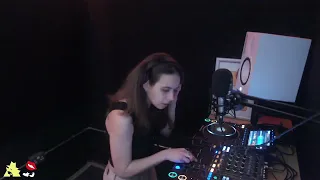 Giulia Tess DJ Set | Suspect LDN | the friday takeover - foundation fm