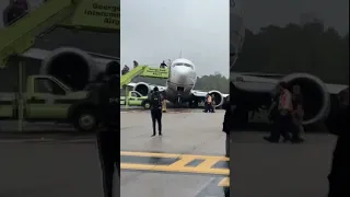 United Airlines plane rolls off runway in Houston; passengers evacuated