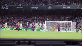 Messi free kick vs Real Betis - from the stands (17.3.2019)