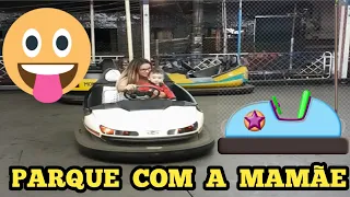 COM A MAMÃE NO CARRINHO DE BATE - BATE