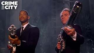 Men In Black | Giant Cockroach Battle (Will Smith, Tommy Lee Jones)