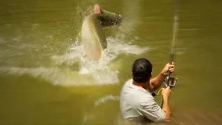 EPIC Fight with a TANK - Chasing Monsters