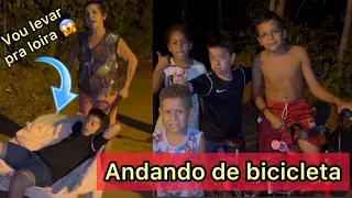 LUQUINHAS E OS CATITOS ANDANDO DE BICICLETA À NOITE