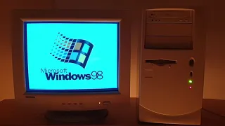 Windows 98 PC startup in 2021