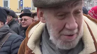 Автор Конституции России 1993 года на митинге Немцова