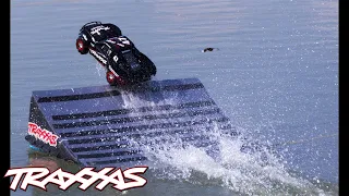 Slash 4X4: Hydroplane Jump On Water!