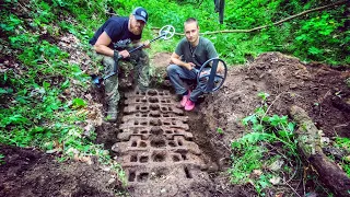 Panzerreste mitten im Wald gefunden - Schatzsuche mit Metalldetektor