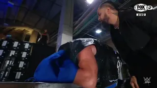 Jimmy Uso & Solo Sikoa atacan a AJ Styles en Backstage - WWE Smackdown 22/09/2023 (En Español)