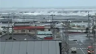 2011 Japan Tsunami - Hachinohe Fishing Port. (Full Footage)