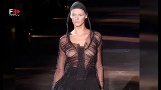 Vintage in Pills ALEXANDER MCQUEEN Fall 2002 - Fashion Channel