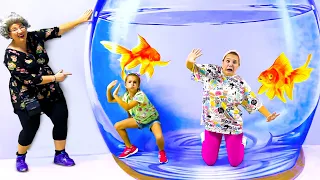 Ruby and Bonnie have fun in 3D Selfie Museum for all the family