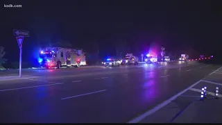 Woman dies in overnight Jefferson County crash