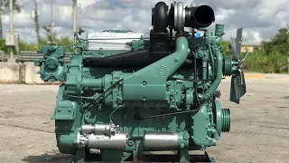 Nice Cold Starting Up BIG DETROIT DIESEL ENGINES and SOUND