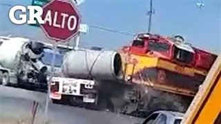 Embiste tren a tráiler en Escobedo | Monterrey